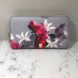 Love and Lore wallet in grey with floral pattern